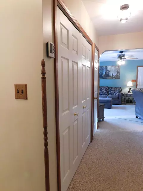 Entry Way - 286 E M-72 Hwy, Grayling, MI 49738 photo 3 of 8