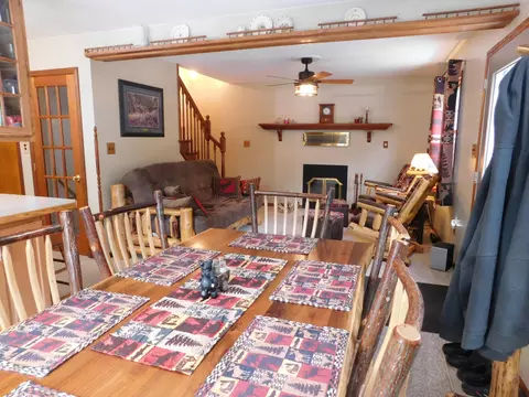Dining - 286 E M-72 Hwy, Grayling, MI 49738 photo 2 of 4