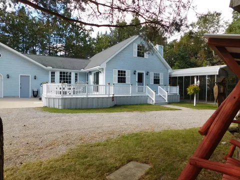 Exterior - 286 E M-72 Hwy, Grayling, MI 49738 photo 19 of 25