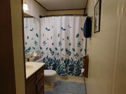 Bath - 286 E M-72 Hwy, Grayling, MI 49738 photo 3 of 9