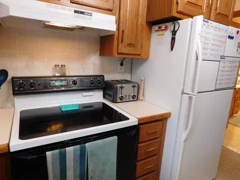 Kitchen - 286 E M-72 Hwy, Grayling, MI 49738 photo 3 of 4