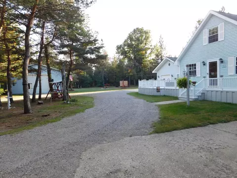 Exterior - 286 E M-72 Hwy, Grayling, MI 49738 photo 2 of 25
