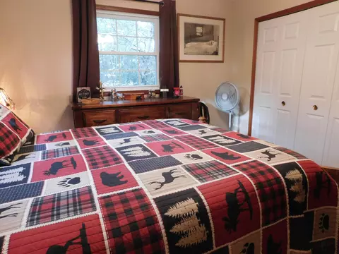 Bedroom - 286 E M-72 Hwy, Grayling, MI 49738 photo 3 of 8