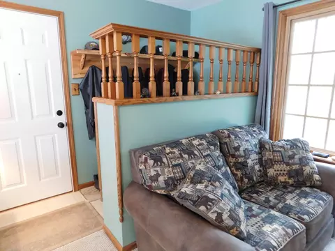 Entry Way - 286 E M-72 Hwy, Grayling, MI 49738 photo 4 of 8