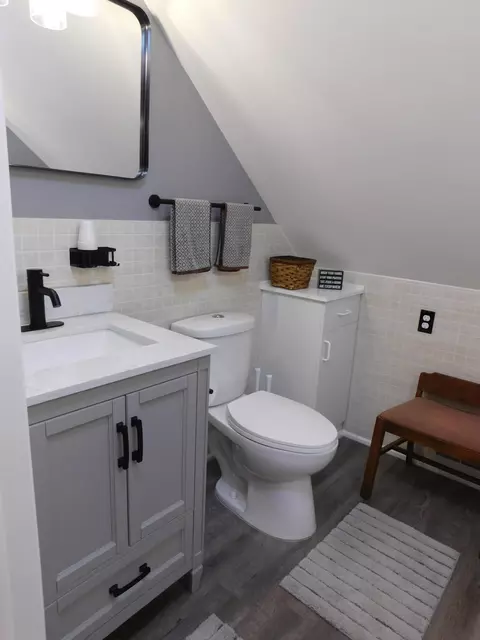 Bath - 286 E M-72 Hwy, Grayling, MI 49738 photo 7 of 9