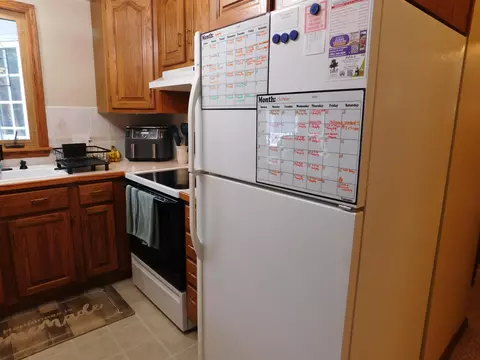 Kitchen - 286 E M-72 Hwy, Grayling, MI 49738 photo 4 of 4