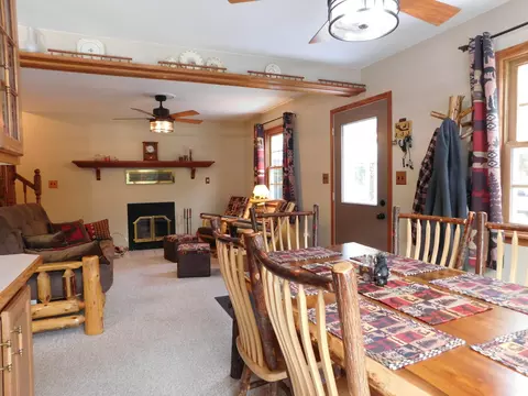 Dining - 286 E M-72 Hwy, Grayling, MI 49738 photo 4 of 4