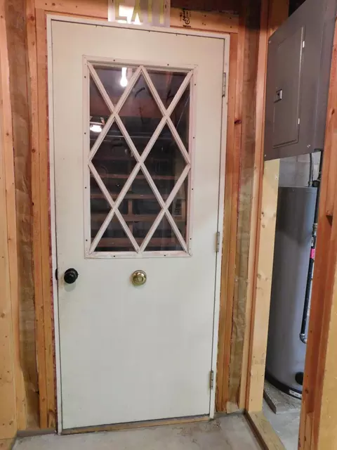 Entry Way - 286 E M-72 Hwy, Grayling, MI 49738 photo 7 of 8