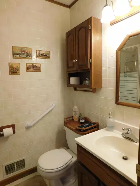 Bath - 286 E M-72 Hwy, Grayling, MI 49738 photo 2 of 9