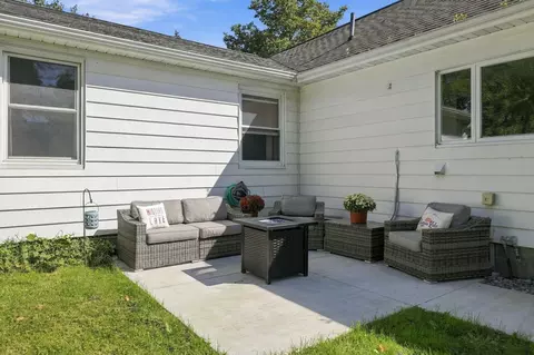 Exterior - 909 Brooks St, Roscommon, MI 48653 photo 5 of 6