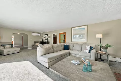 Living - 909 Brooks St, Roscommon, MI 48653 photo 1 of 6