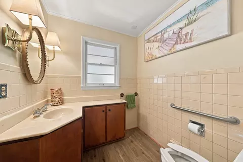Bath - 909 Brooks St, Roscommon, MI 48653 photo 3 of 3