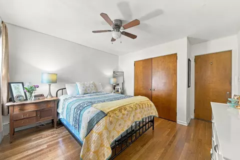 Bedroom - 909 Brooks St, Roscommon, MI 48653 photo 4 of 6