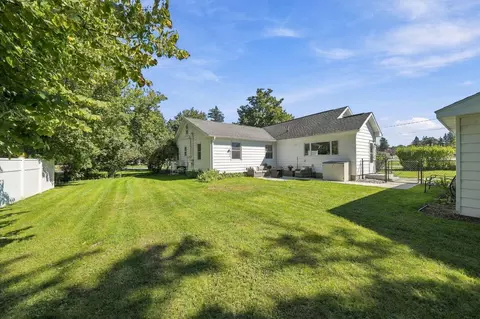 Exterior - 909 Brooks St, Roscommon, MI 48653 photo 2 of 6