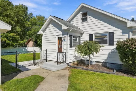 Exterior - 909 Brooks St, Roscommon, MI 48653 photo 4 of 6