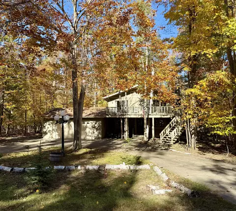 638 Snowmass Ct, Gaylord, MI 49735