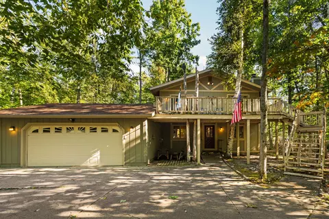 638 Snowmass Ct, Gaylord, MI 49735
