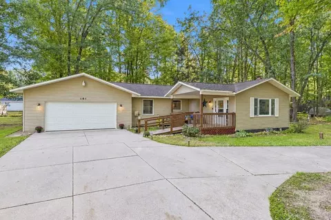 161 Pepperell Ave, Houghton Lake, MI 48629