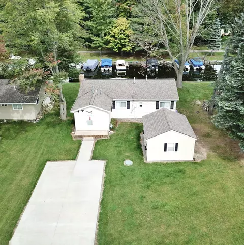 1933 Mallard Ln, Saint Helen, MI 48656