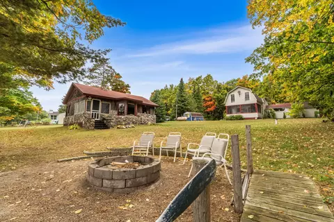 8008 Paradise Trl, Carp Lake, MI 49718