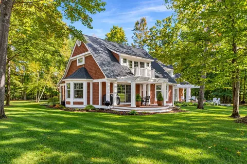 4251 Pinehurst Ln, Harbor Springs, MI 49740