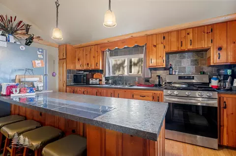 Kitchen - 1725 Fleming Rd, Lewiston, MI 49756 photo 2 of 6