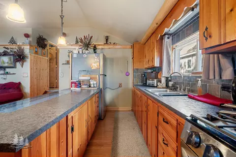 Kitchen - 1725 Fleming Rd, Lewiston, MI 49756 photo 5 of 6