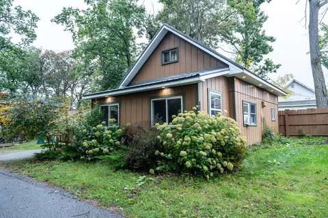 882 Pansy St, Gaylord, MI 49735