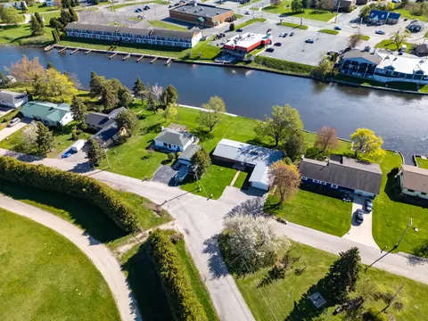 190 Riverside Dr, Cheboygan, MI 49721 photo 55
