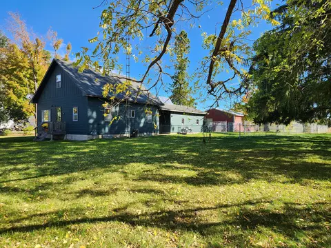 2949 Maple St, Johannesburg, MI 49751