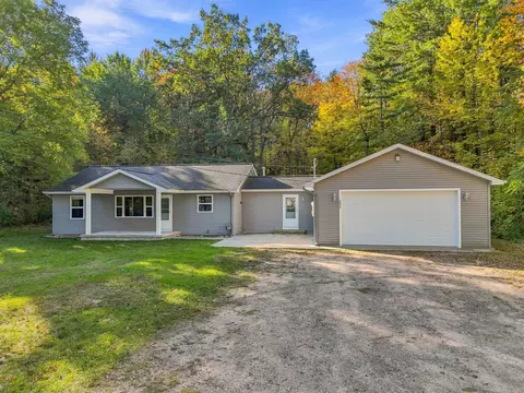 6859 W Emery Rd, Houghton Lake, MI 48629