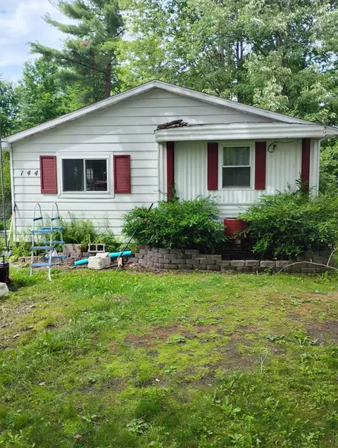 144 Mary Rd, Houghton Lake, MI 48629