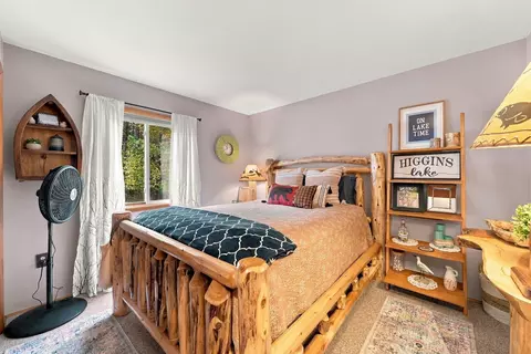 Bedroom - 308 Winchester Dr, Roscommon, MI 48653 photo 3 of 7