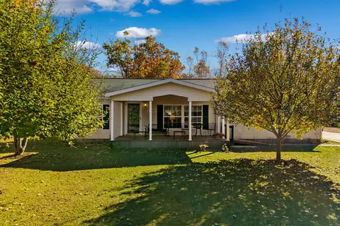 16561 Pineview Rd, Presque Isle, MI 49777