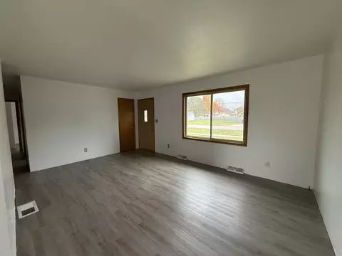 708 Plum St, Grayling, MI 49738 photo 5