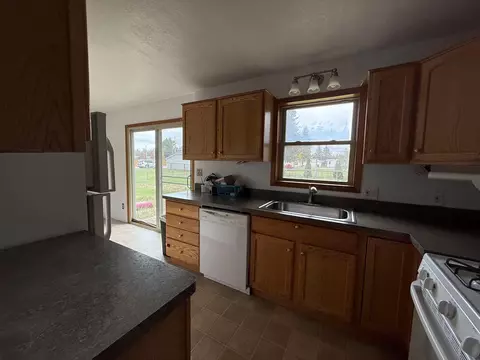 708 Plum St, Grayling, MI 49738 photo 4