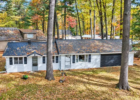 140 Oneida Dr, Houghton Lake, MI 48629