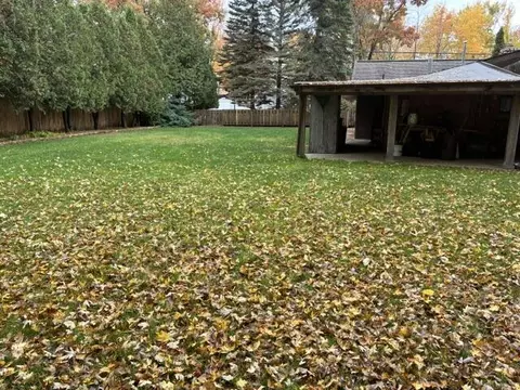 7484 E Houghton Lake Dr, Houghton Lake, MI 48629