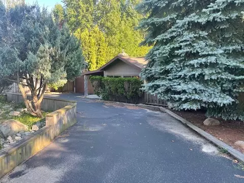 7484 E Houghton Lake Dr, Houghton Lake, MI 48629
