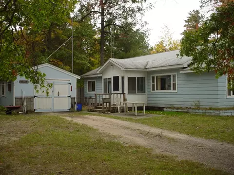 10237 Washington Ave, Grayling, MI 49738 photo 1