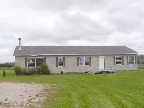 9357 Galbraith Rd, Cheboygan, MI 49721 photo 1