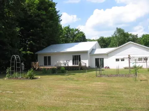 869 Thumb Lake Rd, Vanderbilt, MI 49795 photo 3