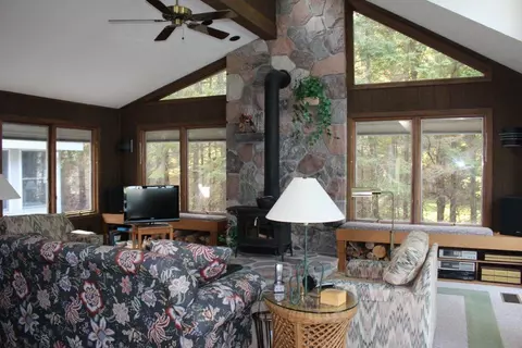 819 Needle Point Dr, Cheboygan, MI 49721 photo 4