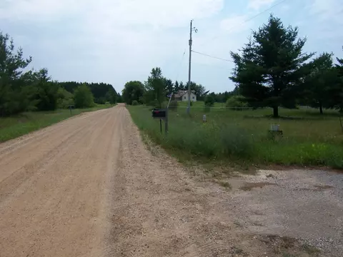 2434 Maier Rd, Mio, MI 48647 photo 2