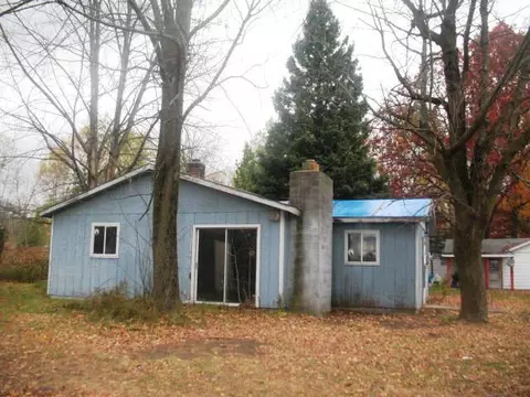 3025 Lewis Dr, Lupton, MI 48635 photo 2