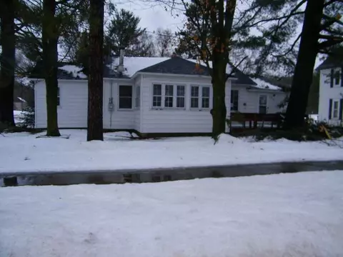 839 E Main St, Vanderbilt, MI 49795 photo 1