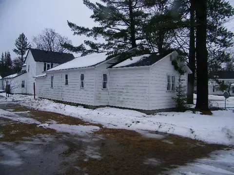 839 E Main St, Vanderbilt, MI 49795 photo 3