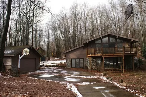 11268 Fascination Dr, Frederic, MI 49733 photo 1