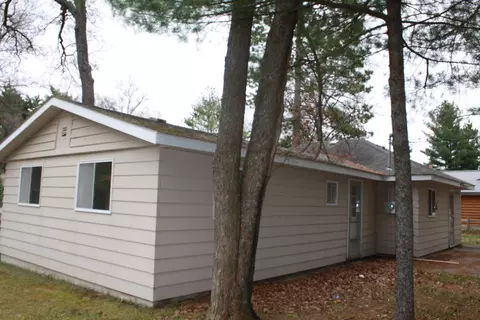 1348 Eagle St, Grayling, MI 49738 photo 2