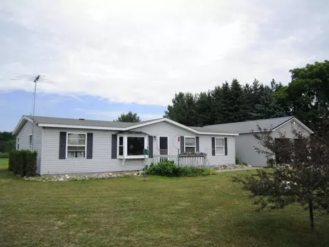 10680 Rogers Rd, Alanson, MI 49706 photo 2